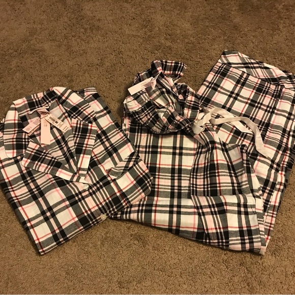 NWT Victorias Secret Pajama Set Pink and Gray Button Down with Front Pocket Logo - Picture 1 of 6